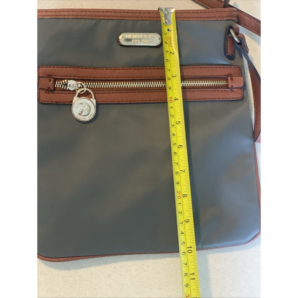 Michael Kors‎ Grey Nylon Tan Leather Trim Kempton Zip Shoulder Bag/Crossbody NEW - Picture 4 of 7